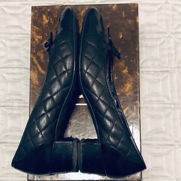 Handmade in Italy Quilted Leather Captoe Pumps - Picture 9 of 15